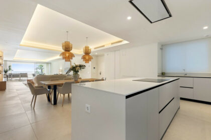 e8ff0601bd678374d5361240a83df558 - 10