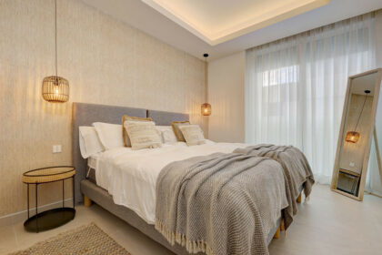 e8ff0601bd678374d5361240a83df558 - 12