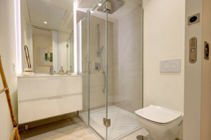 e8ff0601bd678374d5361240a83df558 - 14