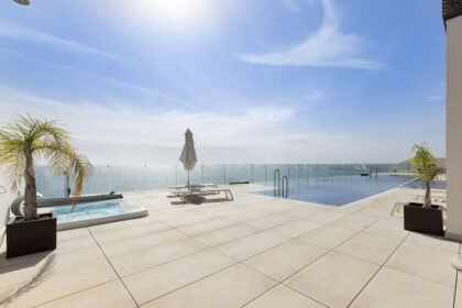 e8ff0601bd678374d5361240a83df558 - 21