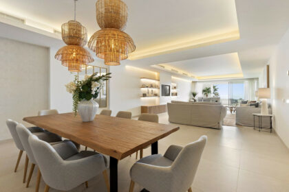 e8ff0601bd678374d5361240a83df558 - 5