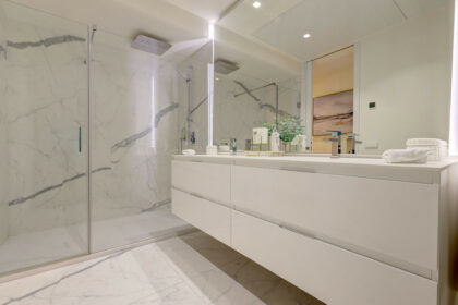 e8ff0601bd678374d5361240a83df558 - 8