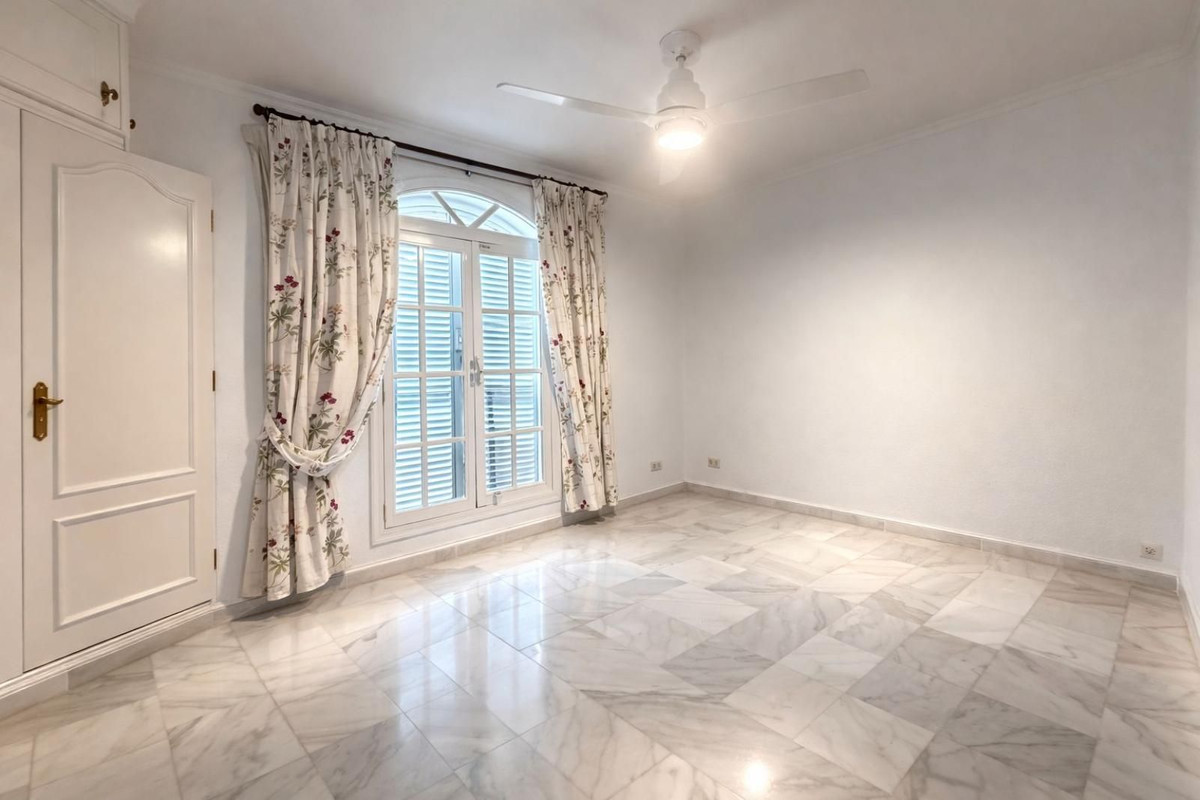 ea701456815f6ad62e5c216641f3859e - 18