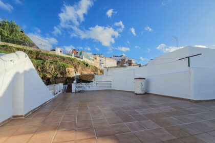 ec3de3505335d3d3e3d7fb9b84e35713 - 28