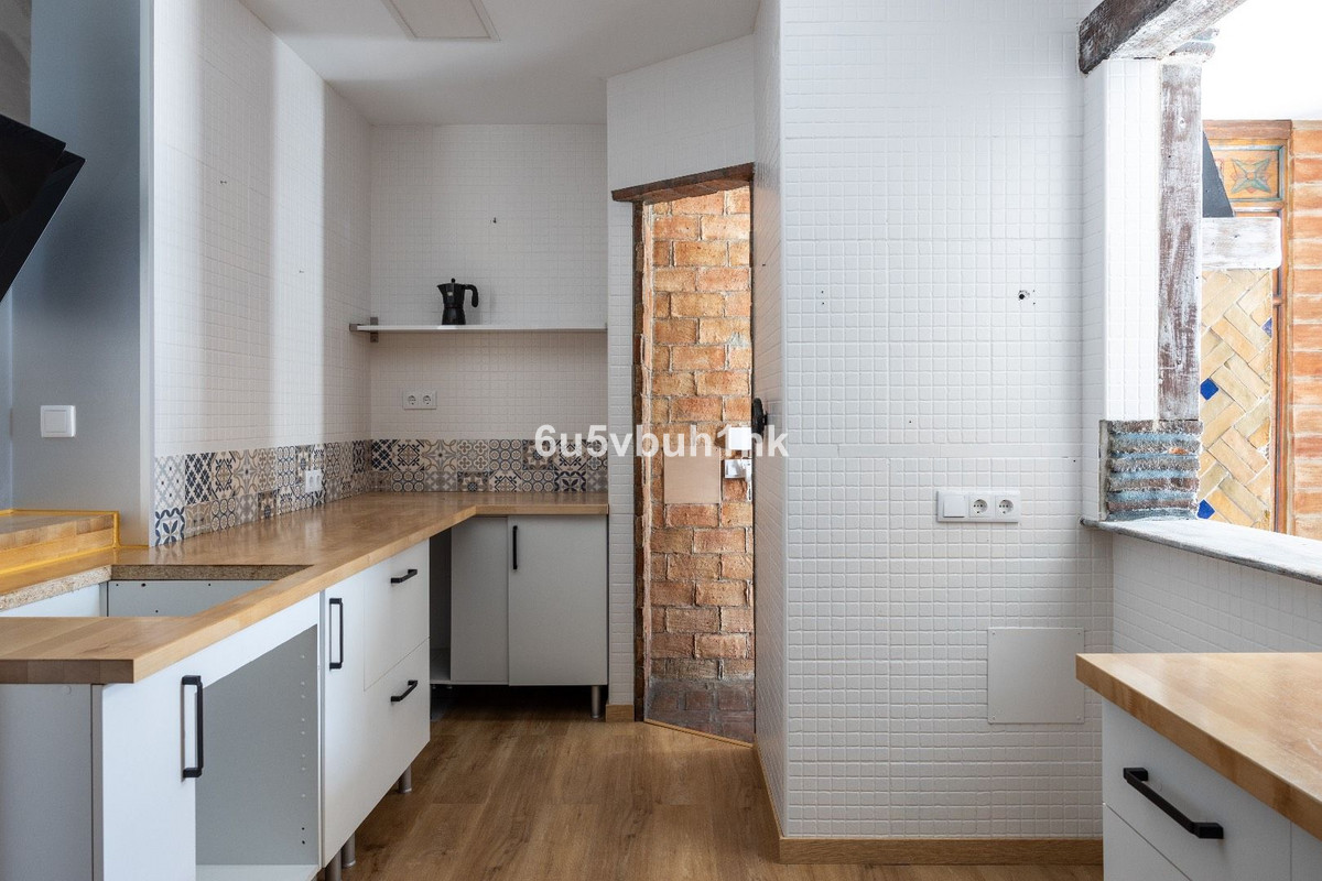 ec461836abe1b83a8e44b1a88b192177 - 15