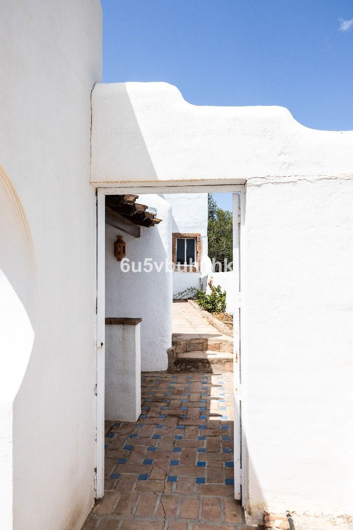 ec461836abe1b83a8e44b1a88b192177 - 29