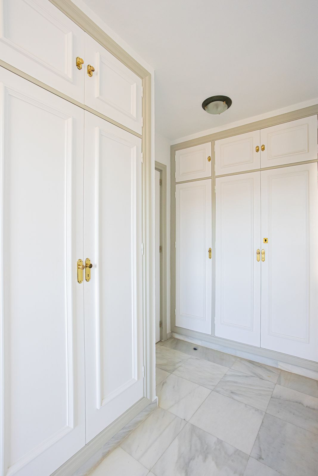 ec8499da42eac6b0cc99e0d82e235700 - 17