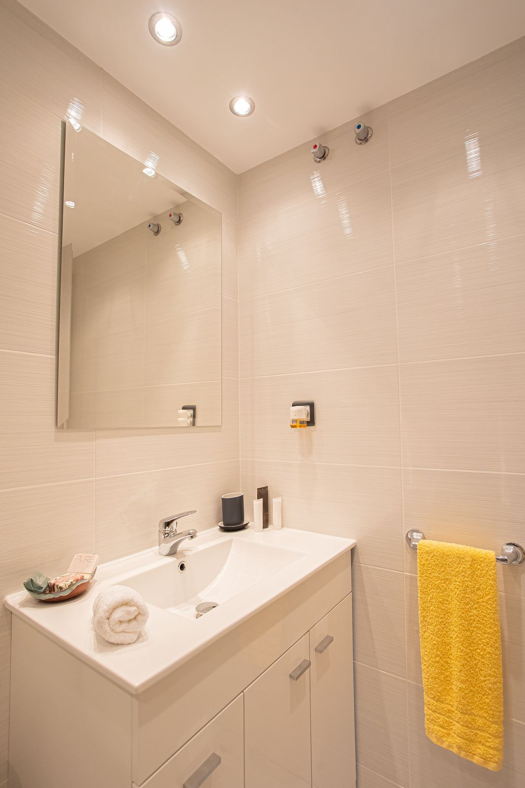 ec8499da42eac6b0cc99e0d82e235700 - 19