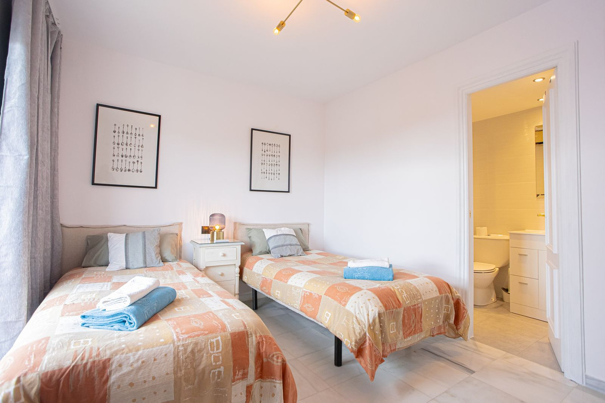 ec8499da42eac6b0cc99e0d82e235700 - 21