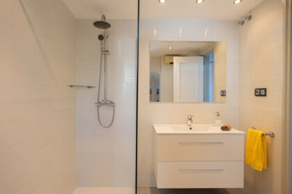 ec8499da42eac6b0cc99e0d82e235700 - 23