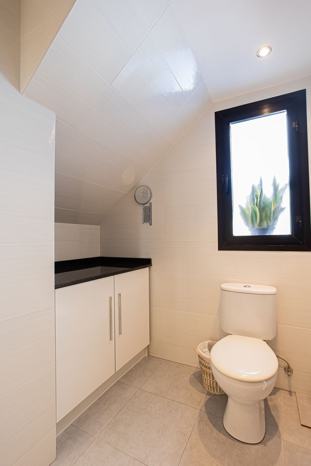 ec8499da42eac6b0cc99e0d82e235700 - 24