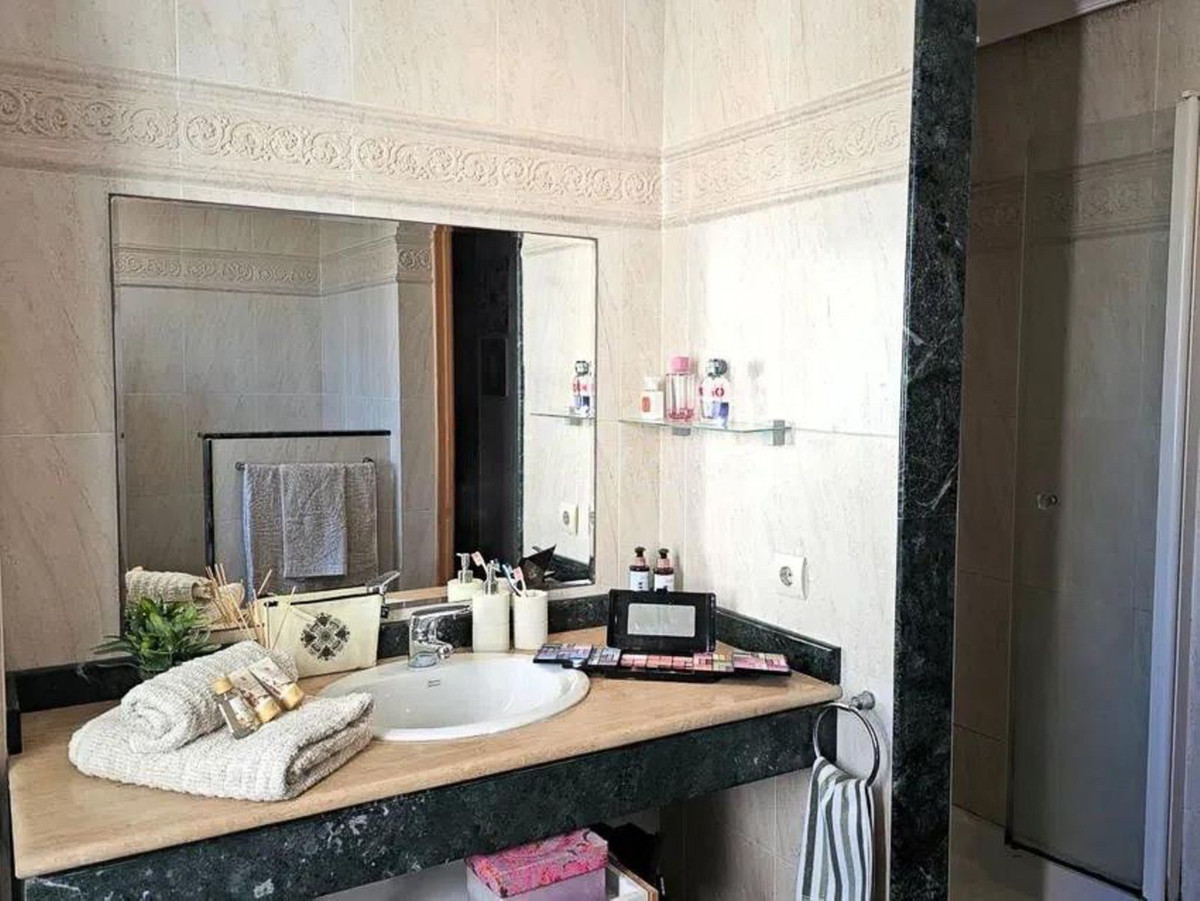 eccfc8dbc75f126e7325c6c04fb033c0 - 17