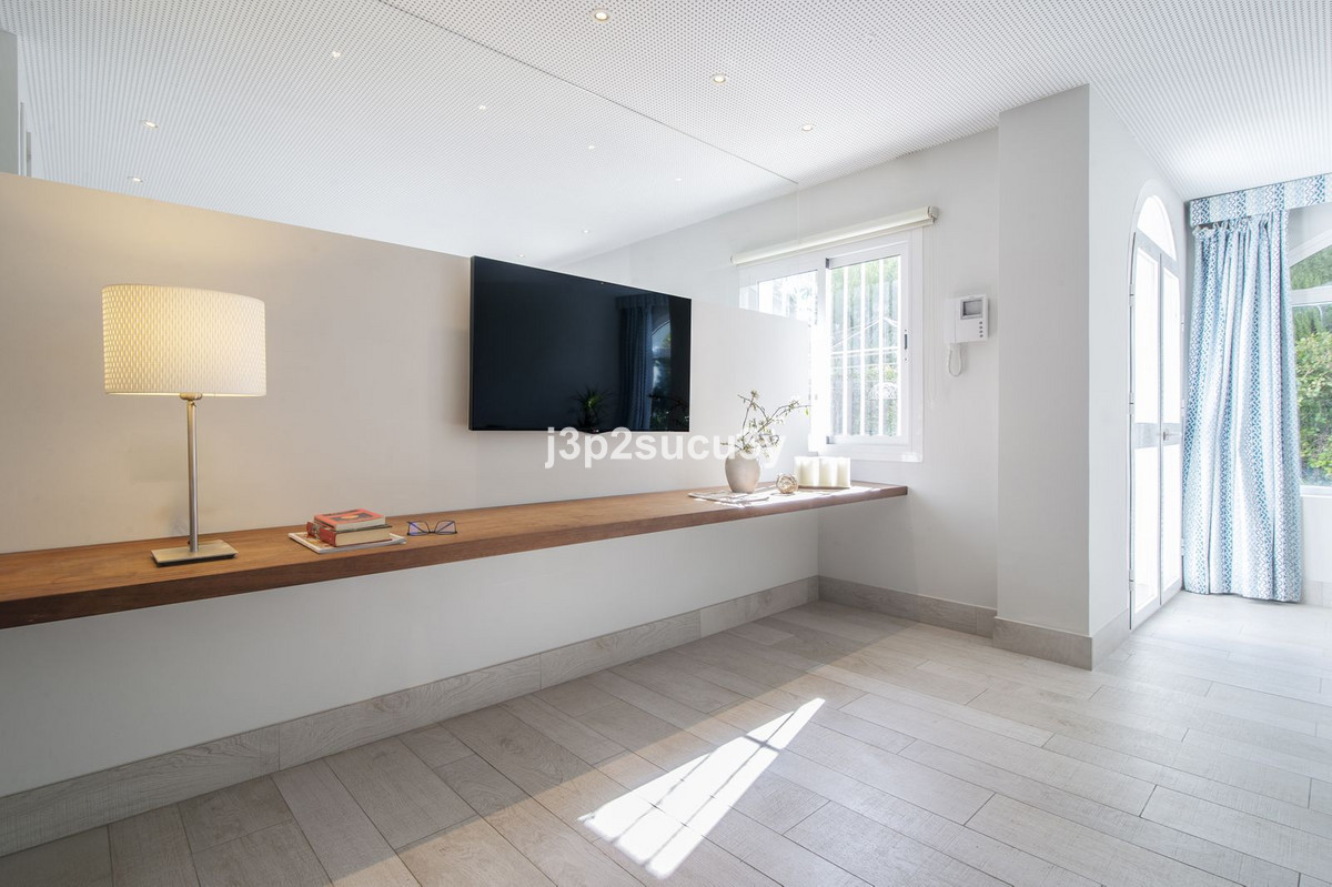 ed2ce0d1a90fb6c18a629be0cd6934bb - 10