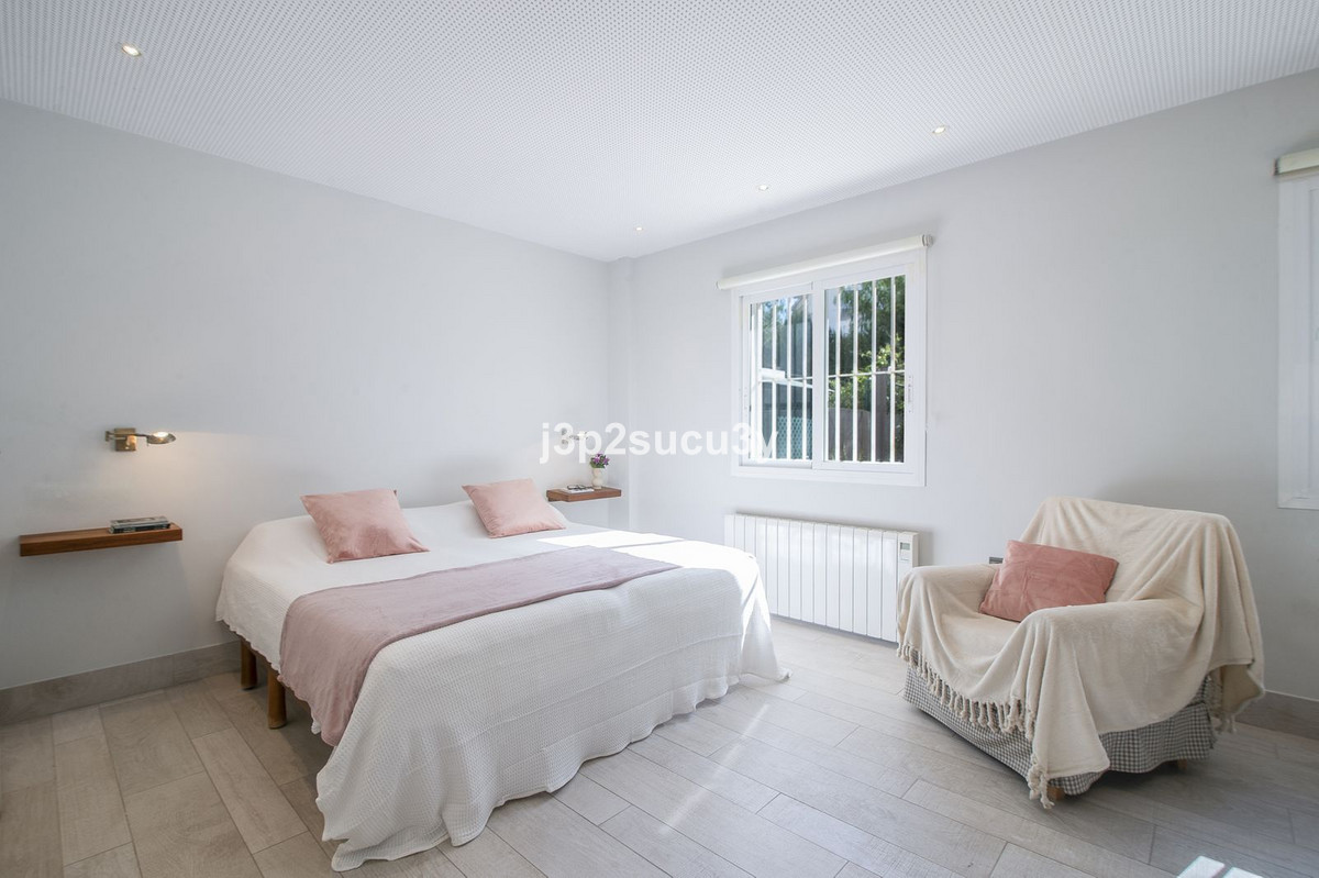 ed2ce0d1a90fb6c18a629be0cd6934bb - 17