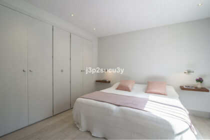 ed2ce0d1a90fb6c18a629be0cd6934bb - 18