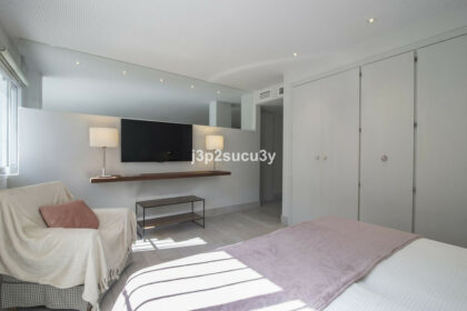 ed2ce0d1a90fb6c18a629be0cd6934bb - 19