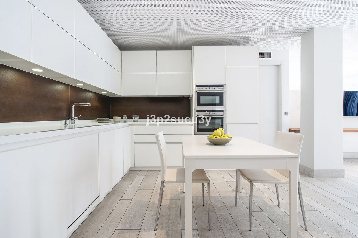 ed2ce0d1a90fb6c18a629be0cd6934bb - 4