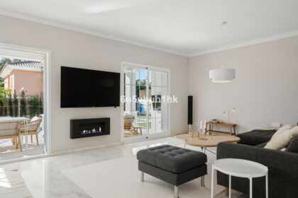 ed754a2d9dbc1389103713bb89654889 - 12