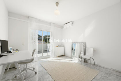 ed754a2d9dbc1389103713bb89654889 - 20