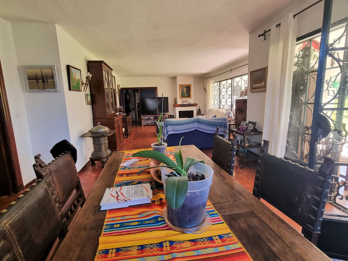 ed83f1e5398a8e057c25d97a568a0a7c - 11