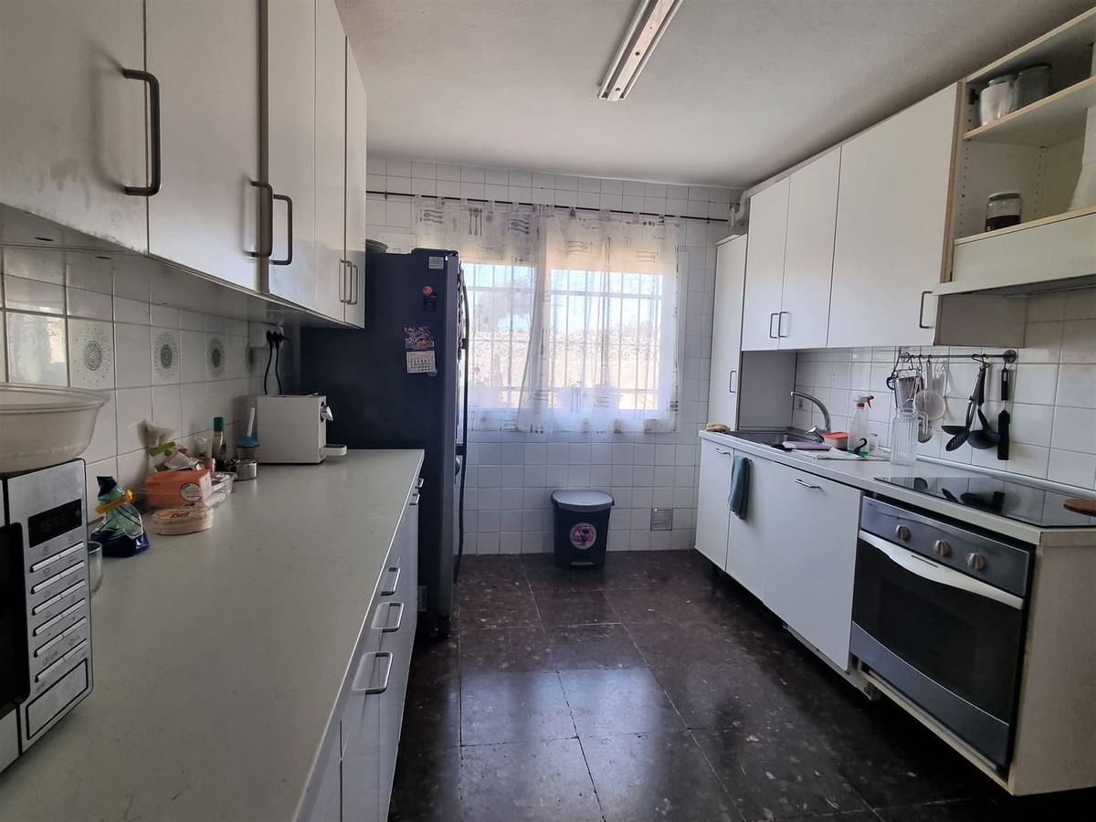 ed83f1e5398a8e057c25d97a568a0a7c - 12