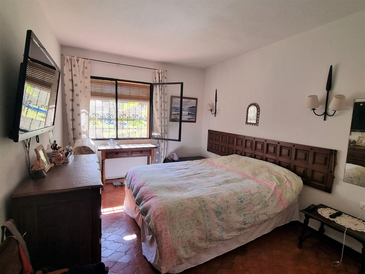 ed83f1e5398a8e057c25d97a568a0a7c - 13