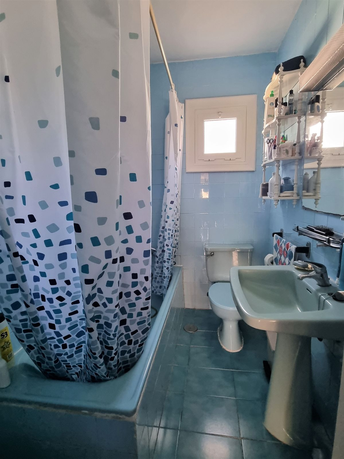 ed83f1e5398a8e057c25d97a568a0a7c - 16