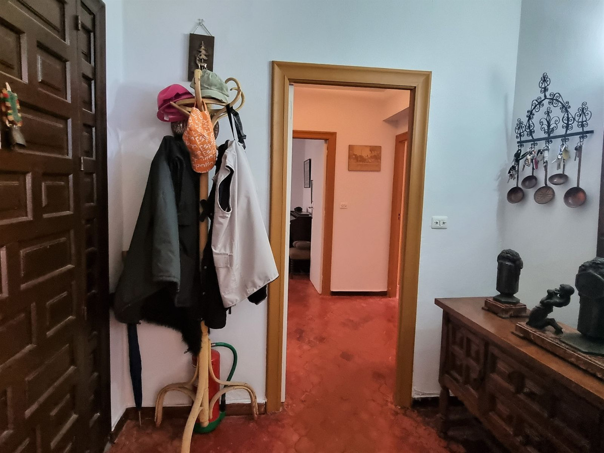 ed83f1e5398a8e057c25d97a568a0a7c - 35