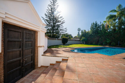 eec9c9a95ff3e2fb1da8dc41d31f9609 - 23