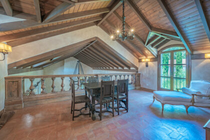 ef02d077fa60190898689dc215d3f46f - 15