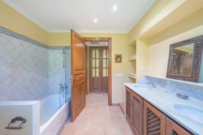 ef02d077fa60190898689dc215d3f46f - 19