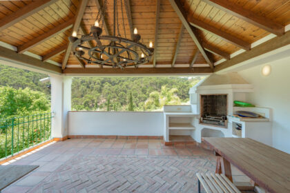 ef02d077fa60190898689dc215d3f46f - 24