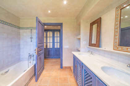 ef02d077fa60190898689dc215d3f46f - 9