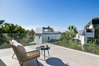 ef14b936478502183299908fb0911559 - 11