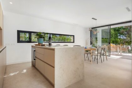 ef14b936478502183299908fb0911559 - 13