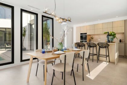 ef14b936478502183299908fb0911559 - 14