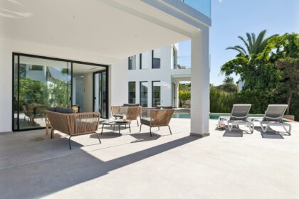 ef14b936478502183299908fb0911559 - 15