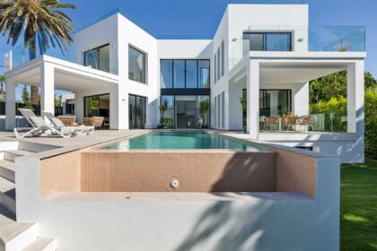 ef14b936478502183299908fb0911559 - 33