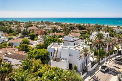 ef14b936478502183299908fb0911559 - 53