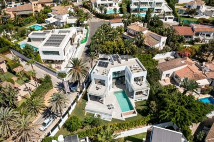 ef14b936478502183299908fb0911559 - 54