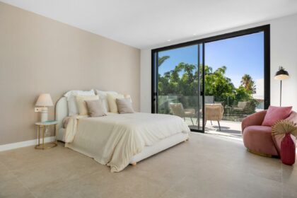 ef14b936478502183299908fb0911559 - 7