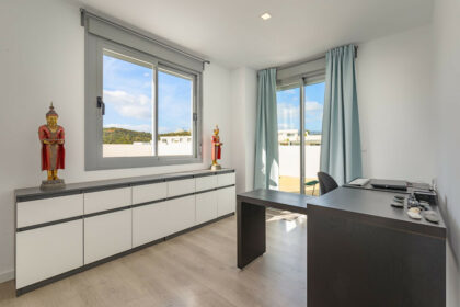 eff14d1206e45d8c3f1d91cb30e40da7 - 9