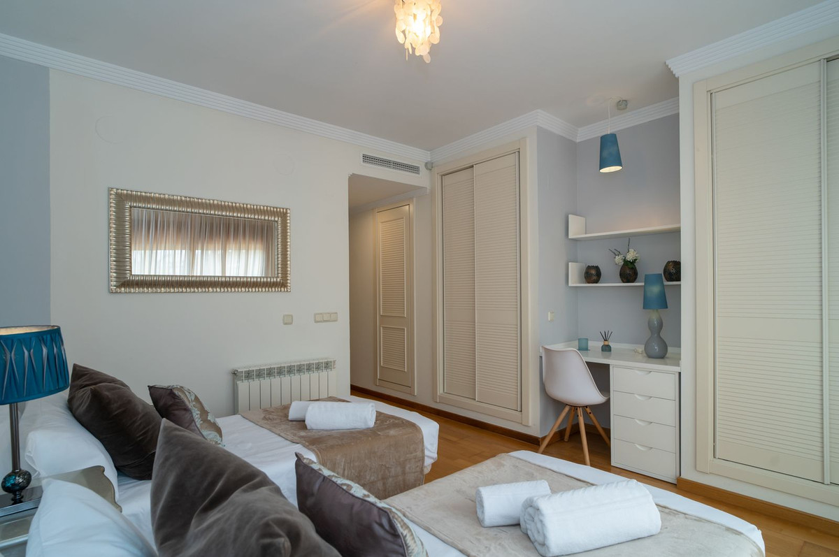 f0b18b813c293d1004cb207dbfecc610 - 22