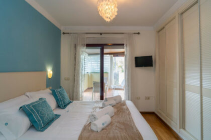 f0b18b813c293d1004cb207dbfecc610 - 28