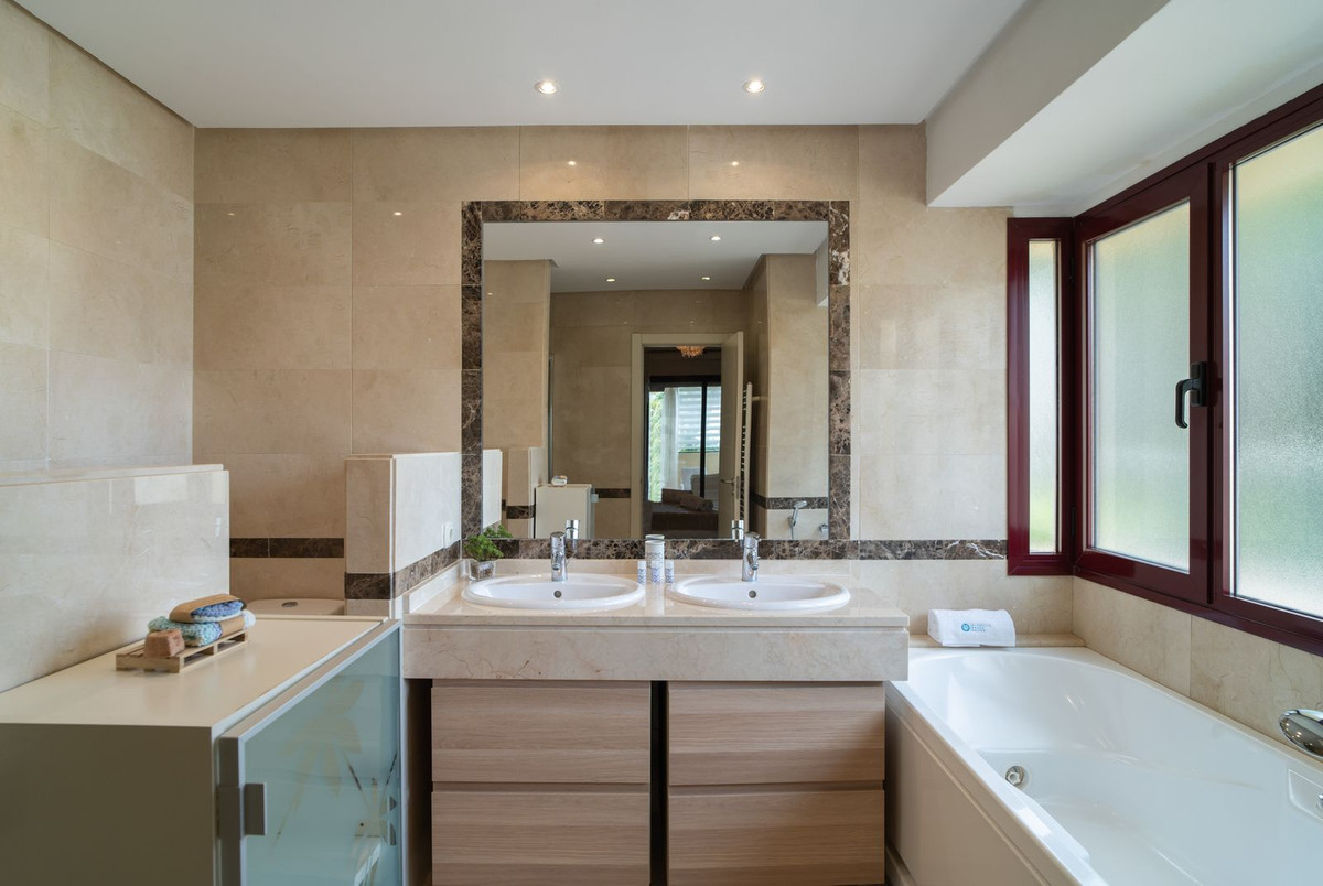 f0b18b813c293d1004cb207dbfecc610 - 32