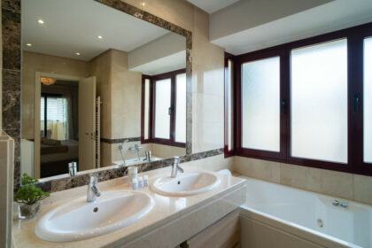 f0b18b813c293d1004cb207dbfecc610 - 33