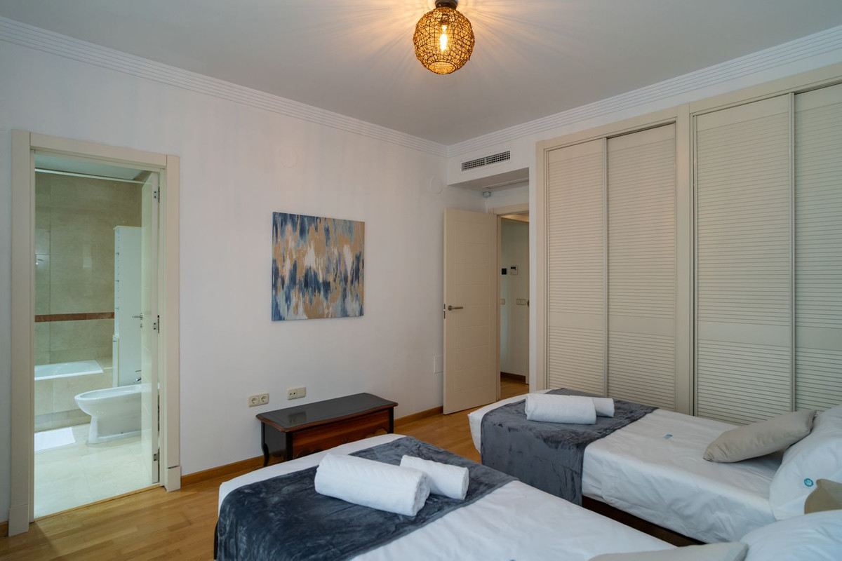 f0b18b813c293d1004cb207dbfecc610 - 38