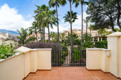 f0b18b813c293d1004cb207dbfecc610 - 46