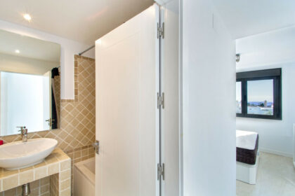 f0d1fa59908fe5d84bfeba6c2c0443dc - 14