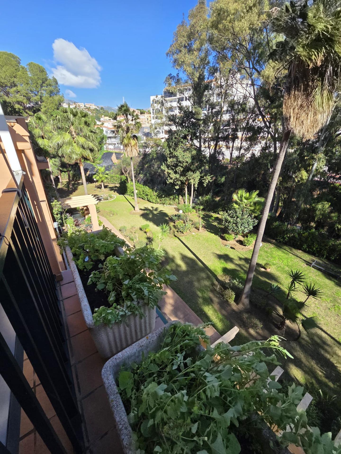 f0dec55e46966a64aece441f5043e0a5 - 2